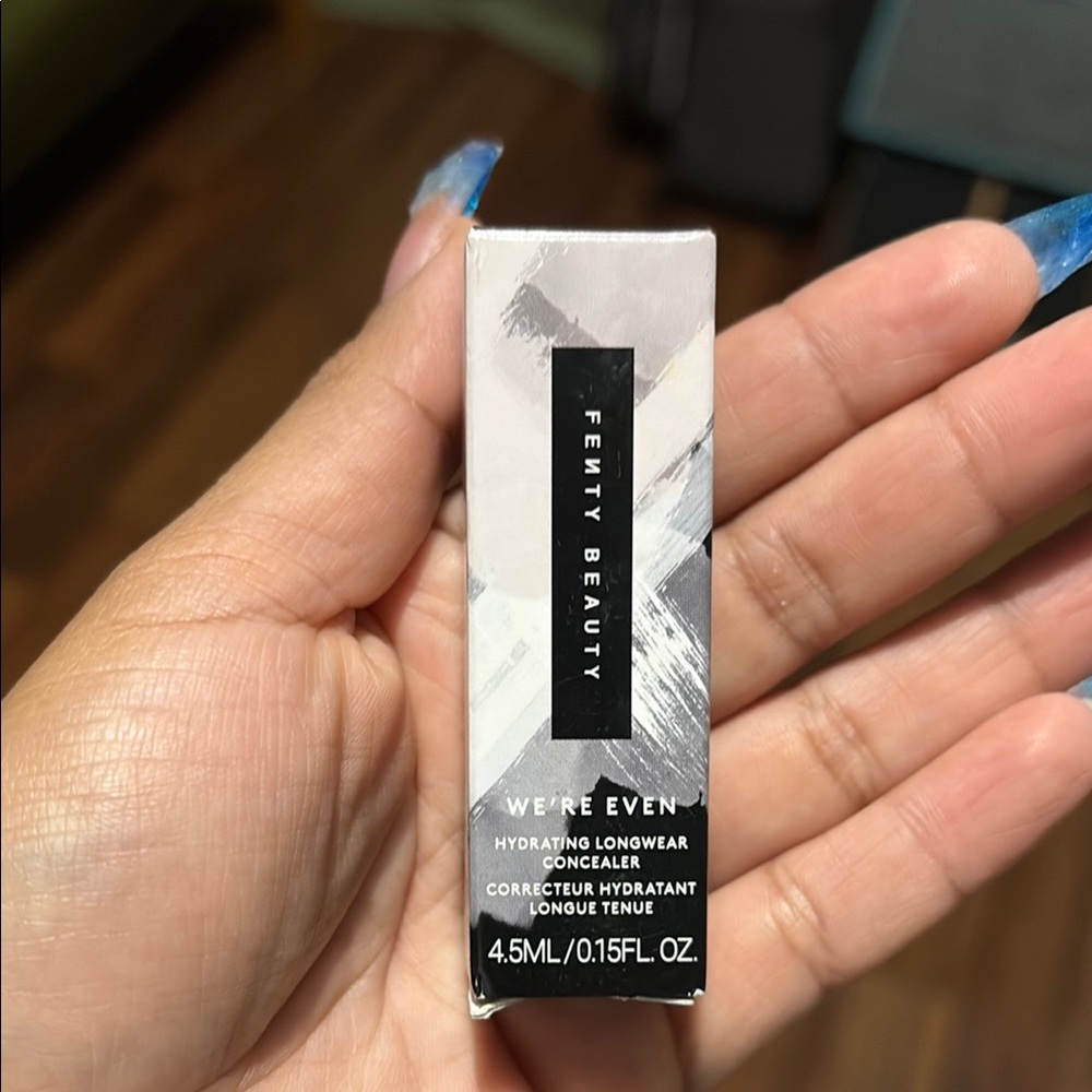 Fenty Beauty Hydrating Longwear Concealer - Cream- 498N